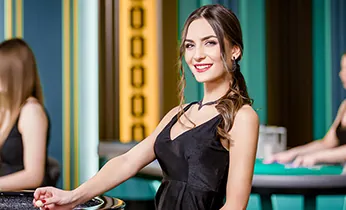 Đại diện dịch vụ khách hàng của FVE88 APP hỗ trợ người chơi về các vấn đề bảo mật